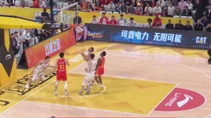 ?广厦力克上海 布朗41分 胡金秋18分 张镇麟11+6