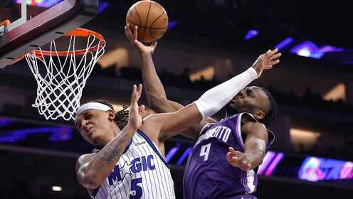 ??魔術7人上雙送國王15連敗 班凱羅30+5+6 威少8中2