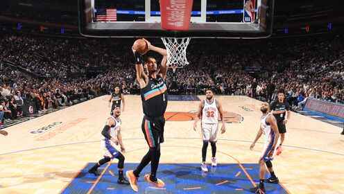 ??尼克斯終結馬刺11連勝 布倫森24+7 文班25+13&7失誤