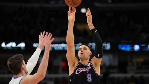 籃下準(zhǔn)絕殺！武切維奇22中14砍下35分7板5助2帽