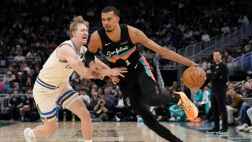 ??馬刺7人上雙擒雄鹿取8連勝 文班23+15+6 卡斯爾22+10+10