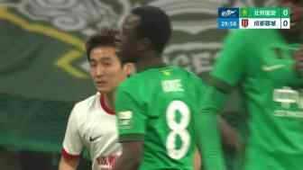 韋世豪長(zhǎng)驅(qū)直入 一腳低射被侯森輕松化解