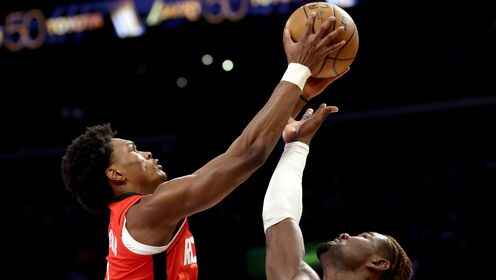 活力十足！阿門&middot;湯普森頻頻沖擊湖人內(nèi)線 19中12得26分7板5助