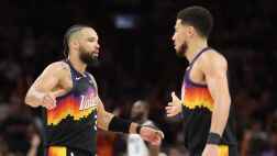 🏀太阳击退独行侠 布克37+9 杰伦&middot;格林伤退 弗拉格19中4