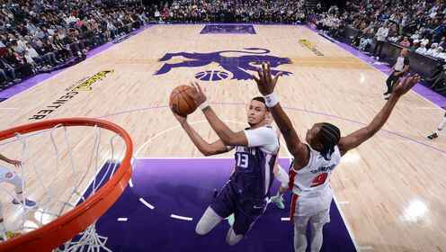 ??活塞力克國王 康寧漢姆23+14 威少27+6 德羅贊37+8