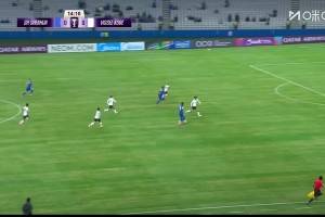  申花狂攻！阿苏埃远射击中横梁，这球可惜了