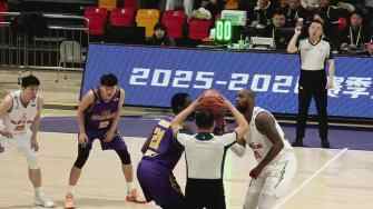 03月19日NBL常規(guī)賽 鹽南蘇科雄獅111-108合肥狂風(fēng) 全場集錦