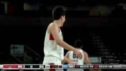 楊瀚森三分線外果斷出手命中