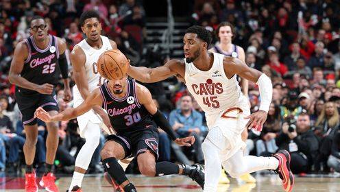 🏀骑士负公牛跌至东部第九！米切尔32分 吉迪23+11+11 怀特25分