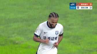  贝维斯门前补射再下一城 青春足球场大批观众退场