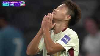 王霜錯(cuò)失良機(jī)！單刀機(jī)會(huì)調(diào)整太久被門將踉蹌沒(méi)收，猶豫太久了！