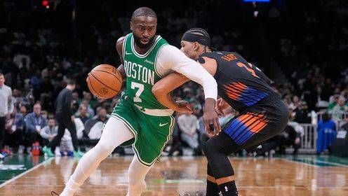 太猛了！杰倫·布朗24中16狂轟42分4板4助1斷 次節18分