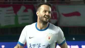 王國明出擊胸部停球送空門 瓦科吊射破門