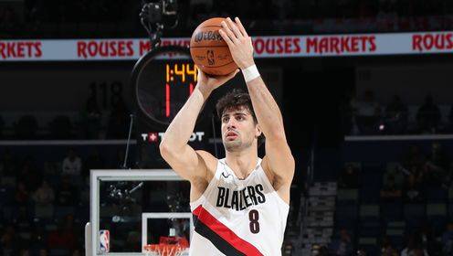 攻击全明星？？？？？？？？阿夫迪亚18中12&三分8中4高效砍下32分！0失误！