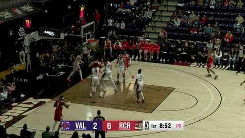 拿下個(gè)人本場首分！楊瀚森籃下接隊(duì)友助攻輕松吃餅上籃