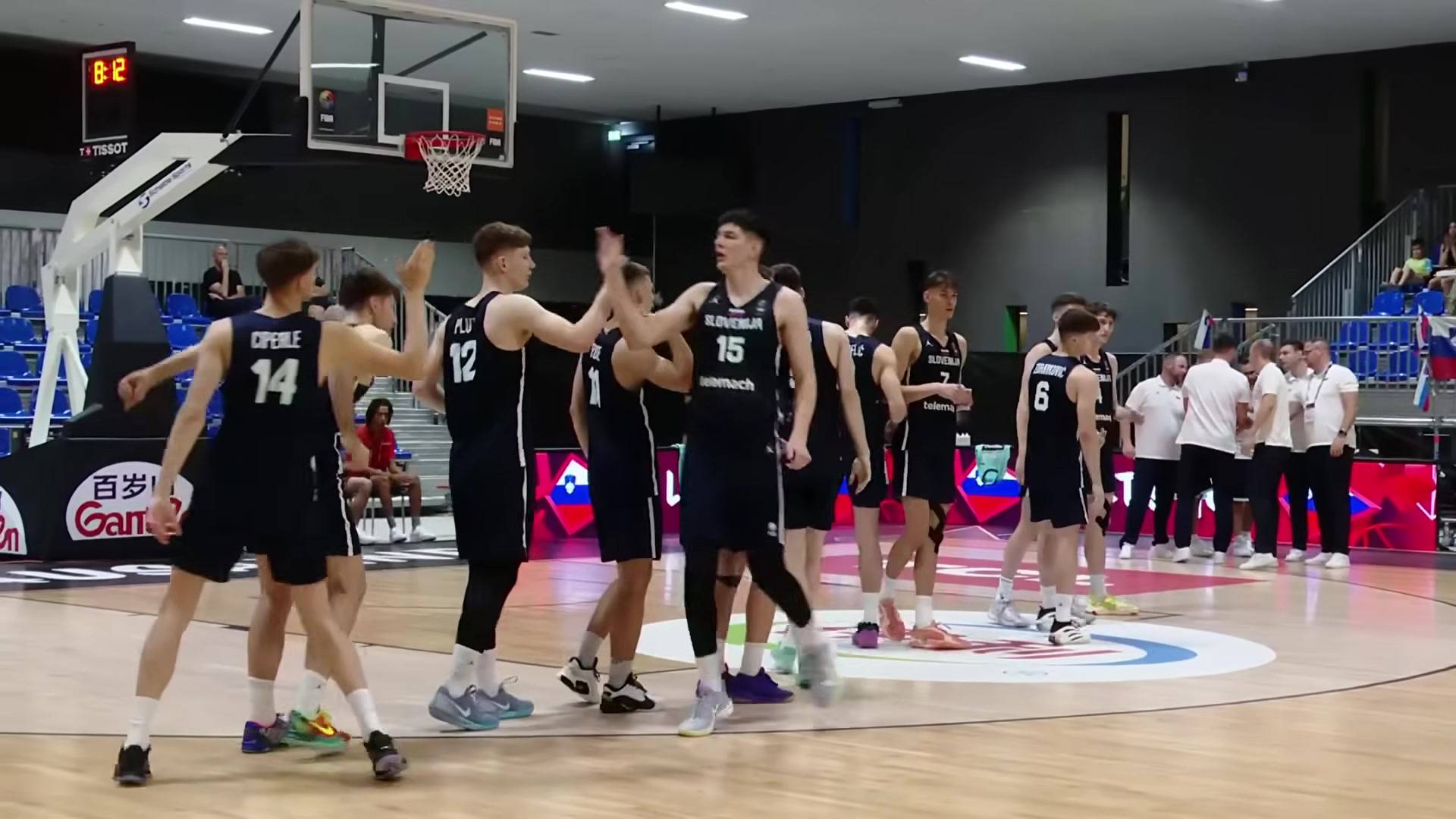 06月29日U19男篮世界杯小组赛 加拿大  82 - 63  斯洛文尼亚 全场集锦