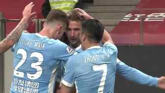 海港兩球落后！河南角球機會破門，黃健翔：這是帶炮的后衛啊！