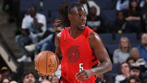 定海神針！霍勒迪8記三分砍下35分5板11助 末節獨得16分