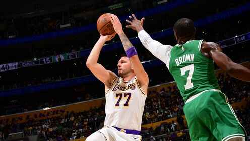 ??綠軍雙殺湖人 布朗32+8+7 詹姆斯43000分里程悲 東契奇25+5