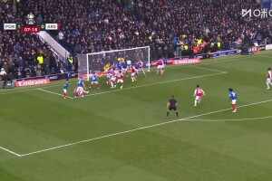 諾爾高門前混戰造烏龍，阿森納1-1扳平樸茨茅斯