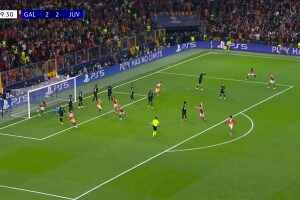 尤文再次落后！薩拉任意球開入禁區，達文森&middot;桑切斯將球蹭進大門