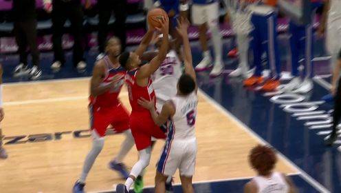 內(nèi)線擎天柱！博納最后階段送5記大帽，助76人逆轉(zhuǎn)取勝