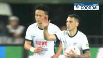 扳回一球！亞姆卡姆推倒阿奇姆彭被判點球，斯坦丘點射破舊主