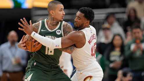 ??雄鹿20記三分仍負騎士 哈登27+5+6 莫布里27+15 米切爾19+8