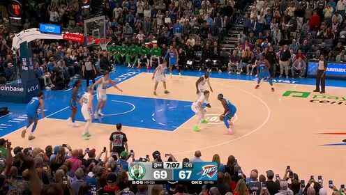 亞歷山大標志性中投命中 連續127場20+破歷史紀錄