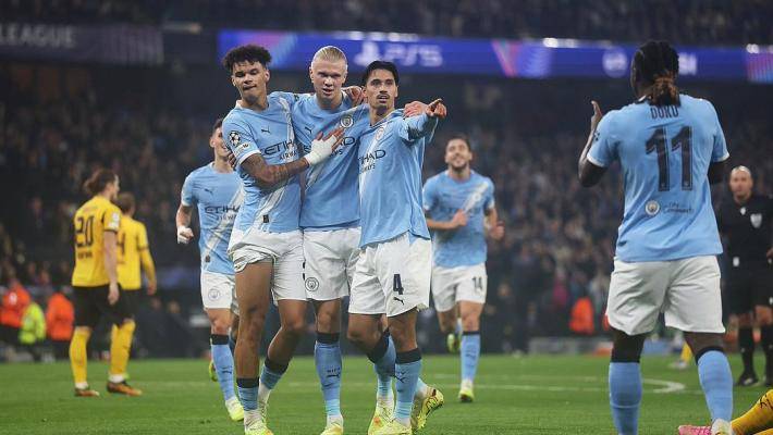 迅速擴大領先！多庫倒三角傳中哈蘭德爆射破門