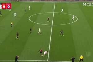 是你先動的手？迪亞斯帶球被斷&加西亞推射破門 拜仁0-1落后藥廠