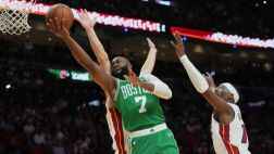 ??綠軍大勝熱火！杰倫&middot;布朗43+7 塔圖姆25+18+11 熱巴29+10