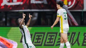 中超-锁定半程冠军！国安4-0梅州 法比奥戴帽&11球登顶射手榜