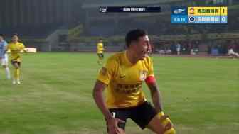 戴維森亂戰中抽射破門，青島西海岸1-0深圳新鵬城