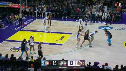  08月25日WNBA常规赛 亚特兰大梦想78-71洛杉矶火花