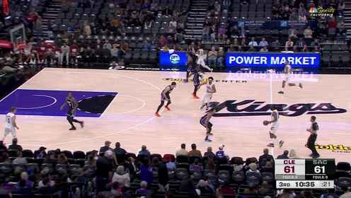 這球傳的真舒服！哈登擊地妙傳 賈勒特&middot;阿倫接球沖鋒雙手暴扣