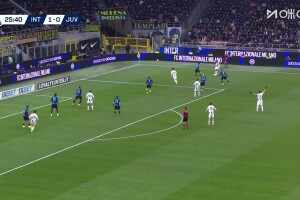 將功補過！麥肯尼傳中戴維靈性一漏，坎比亞索前插推射破門