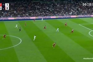 差之毫厘！姆巴佩边路精彩过人后，突入禁区兜射偏出