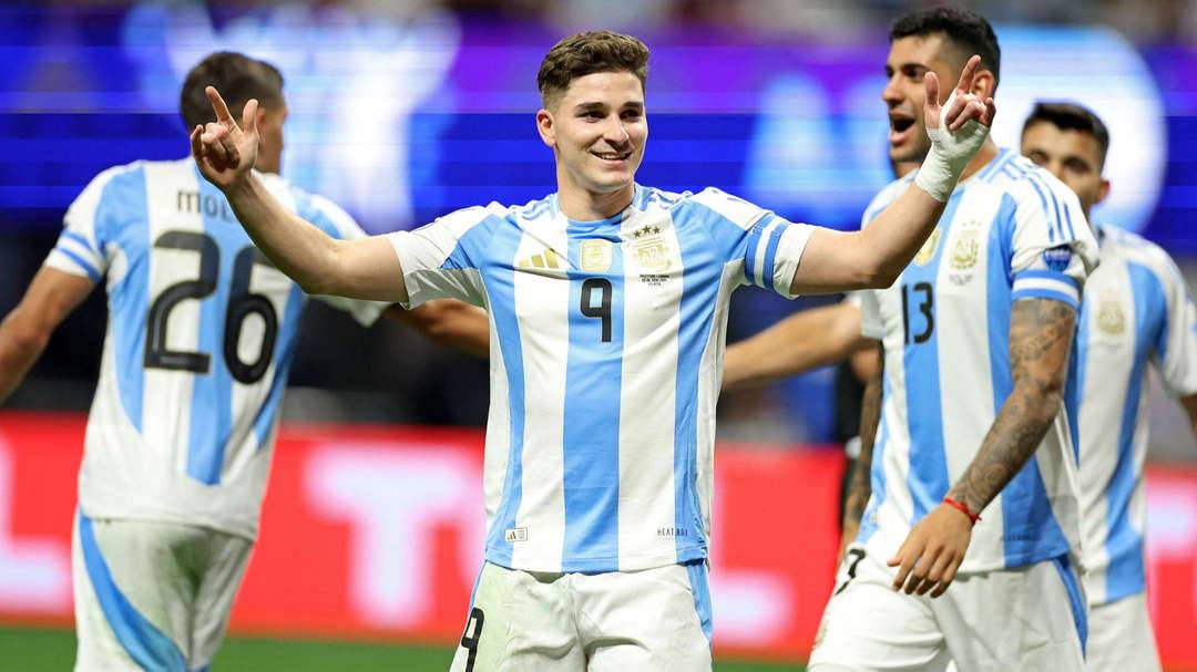  美洲杯-阿尔瓦雷斯破门 劳塔罗锦上添花 阿根廷2-0加拿大