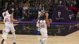 東契奇急速推進手遞手助詹姆斯輕松雙手暴扣