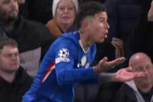 有爭議？內托傳中恩佐頭球破門，但裁判判罰犯規在先進球無效