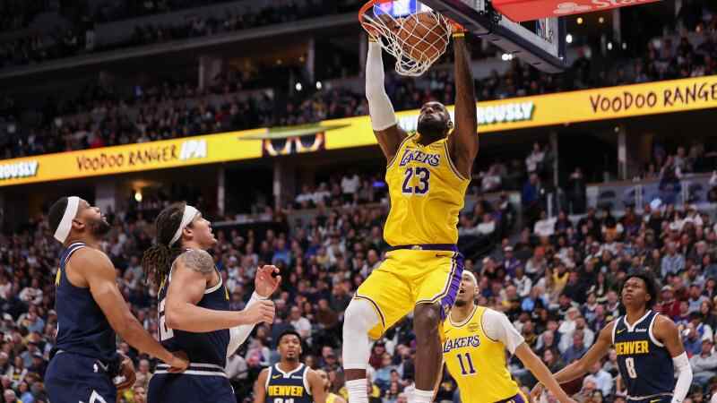 ??湖人收汁逆轉(zhuǎn)掘金 東契奇38+13+10 老詹準(zhǔn)三雙 穆雷下半場(chǎng)2分