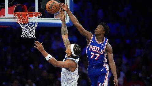 探花埃奇庫姆17投10中，三分球4中2，拿下26分4板7助1斷1帽