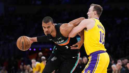 ??東詹里缺陣殘陣湖人28分慘敗馬刺！文班三節40+12 卡斯爾傷退