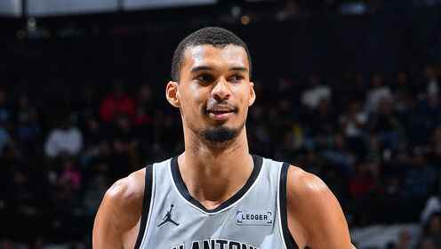 微微出汗~滿體力文班壓制火箭攻防 30分鐘29+8+4帽0失誤正負值+27