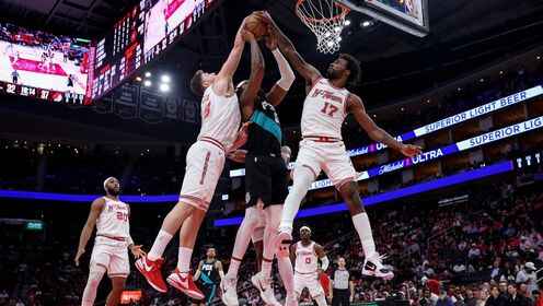 ??火箭末節(jié)爆發(fā)擊退開拓者！申京28+6 阿門26+7+7 楊瀚森缺陣