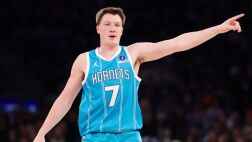  3記3分集錦！克尼佩爾273記三分險勝鮑爾一球 新秀奪三分王