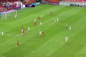  炸裂?！维塔尔世界波破门，海港1-1扳平首尔FC