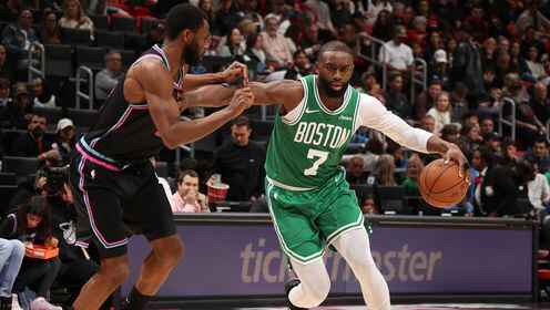 ??綠軍19分大逆轉(zhuǎn)熱火 A&middot;西蒙斯賽季新高39分 鮑威爾26分