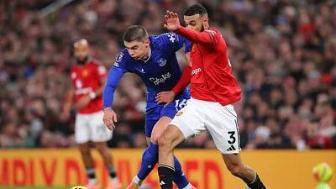 3轮不胜！曼联0-1十人埃弗顿 盖耶内讧掌掴队友直红B费失良机